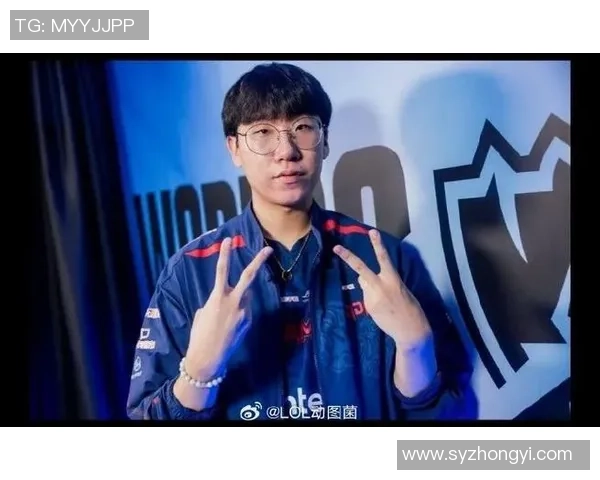 RULER凭借EZ闪现平A实现双杀GEN战队上野辅强势换成射手辅助