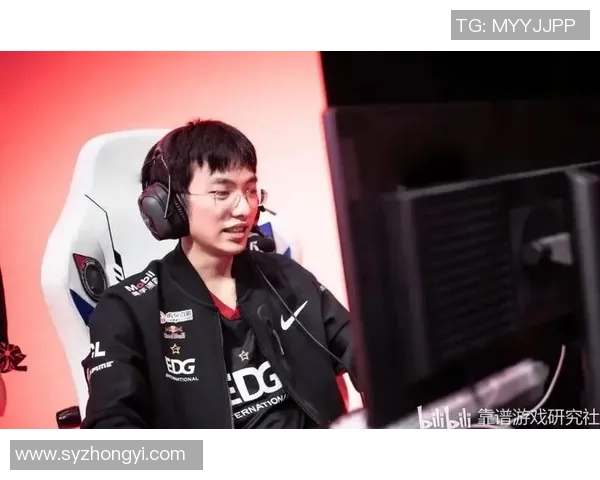 圣枪哥巧妙埋伏下路成功击杀Faker展现超强战术意识