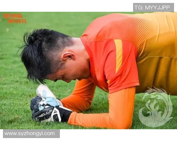 Doran在比赛中强势冲撞Jackeylove引发激烈对抗瞬间解析