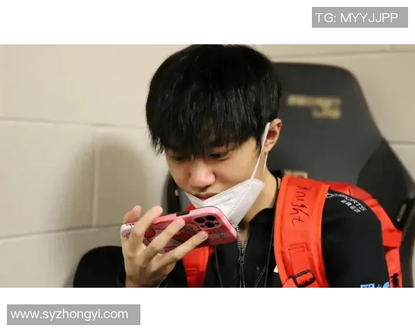 T1对TES的强势反击引发争议赛场气氛紧张令人心惊 T1对TES的强势反击引发争议赛场气氛紧张令人心惊